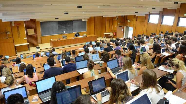 Votre cours, avec un PC ou du papier ?