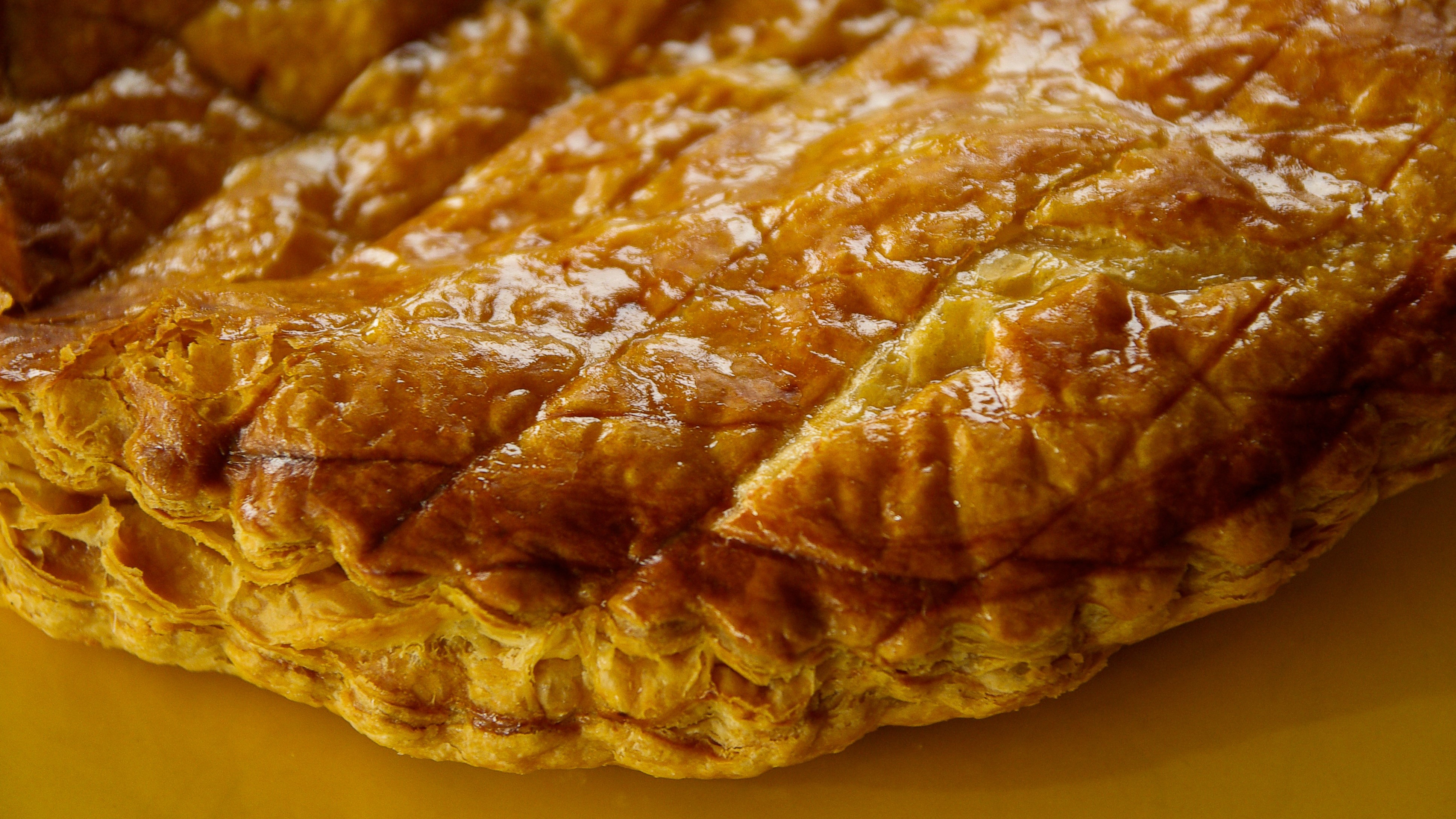 La galette, la fève et le couteau, le trio infernal